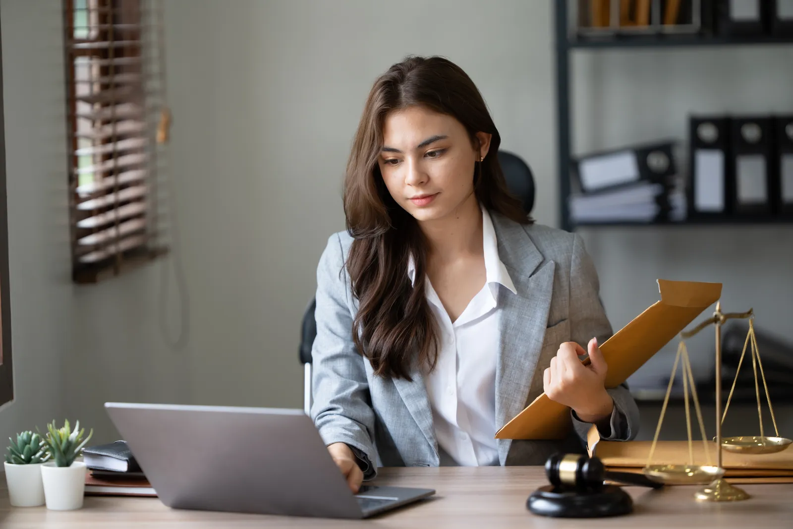 Solo PI Attorney vs. Big Firm: How AI Levels the Playing Field